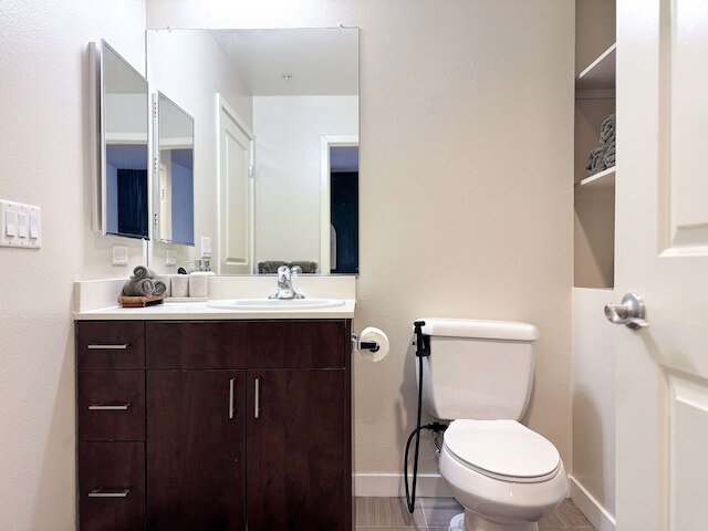 デコ スタイル ウィズ プール ジム パーキング 10 分 トゥ シダーズ