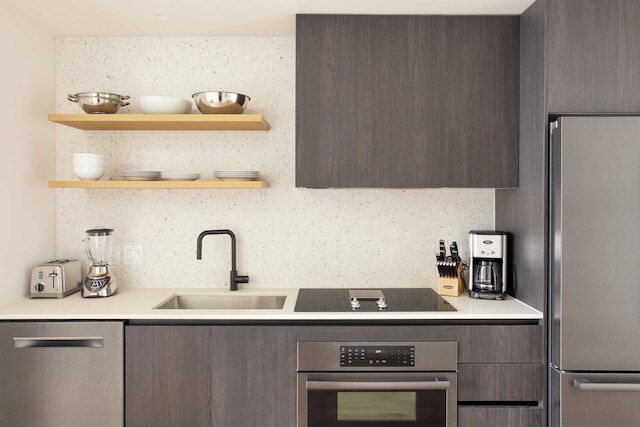 ラックス ハイ ライズ ニア ダウンタウン オースティン ウィズ ビューズ ルーフトップ プール、ジム、アンド ラックス アメニティーズ