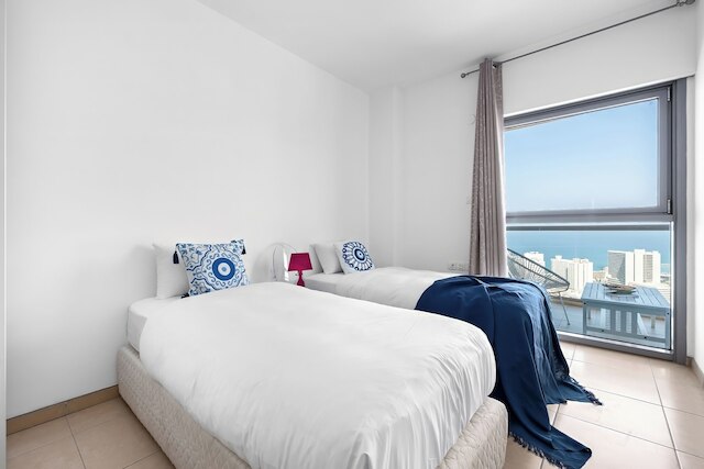 ネベ ツェデク パノラマ ステイ バイ シー アンド レント