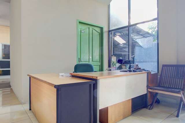 ホテル O スマラン ニア バンダラ アフマド ヤニ フォーマリー ルマ チェリア