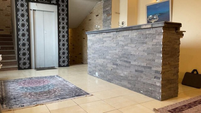 ヴェルサイユ ピラミッズ ホテル