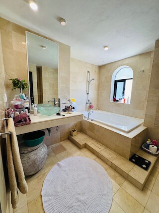 プラザ マドリード コージー アパートメント