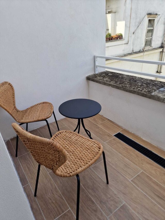 インカミング ルーフ ボビオ