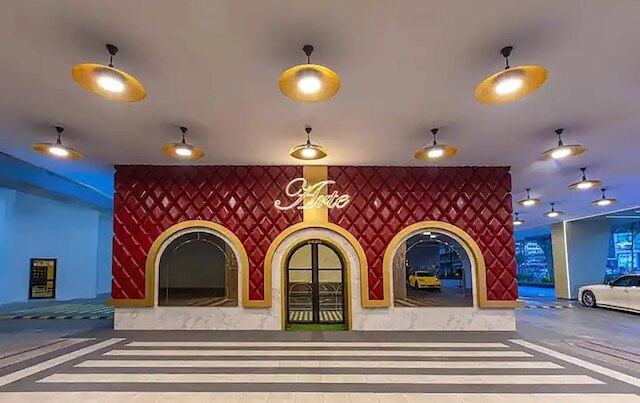 ヒーローズ ホーム 8パックス ニア サブウェイ ステーション