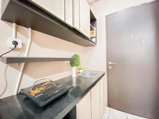 スペーシャス 1 ベッドルーム アット グランド アジア アフリカ アパートメント