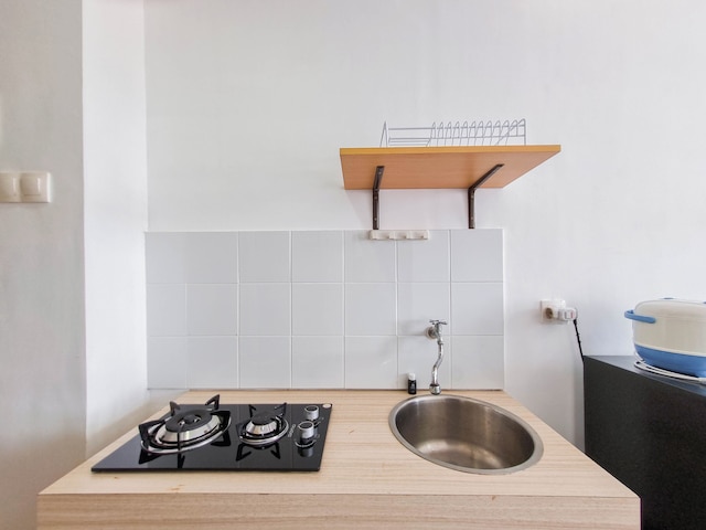 シンプリー グッド スタジオ アット ビーボ アパートメント