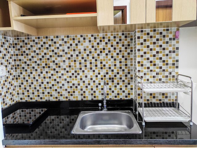 ラグジュリアス 1 ベッドルーム アット ヴィダ ビュー マカッサル アパートメント