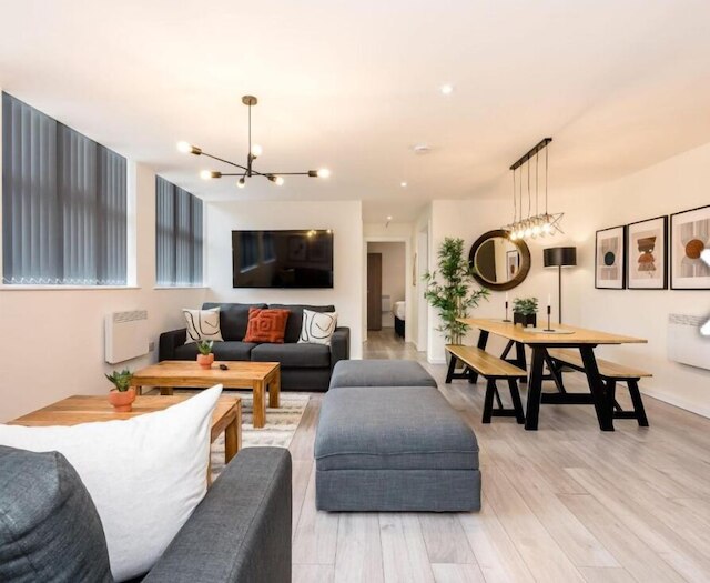 ザ コーチ ハウス バイ エリート