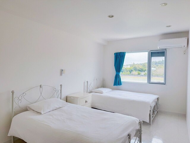 ビーチ直結のガーデン付き別荘 シャローズ