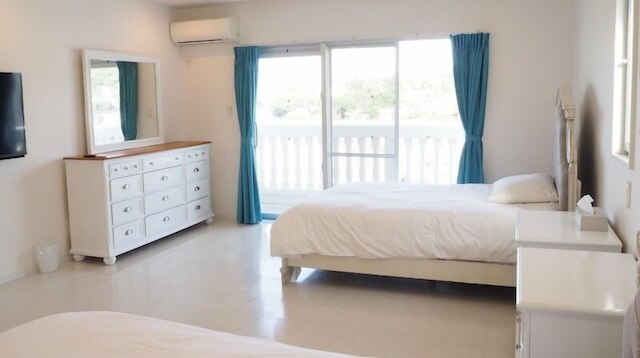 ビーチ直結のガーデン付き別荘 シャローズ