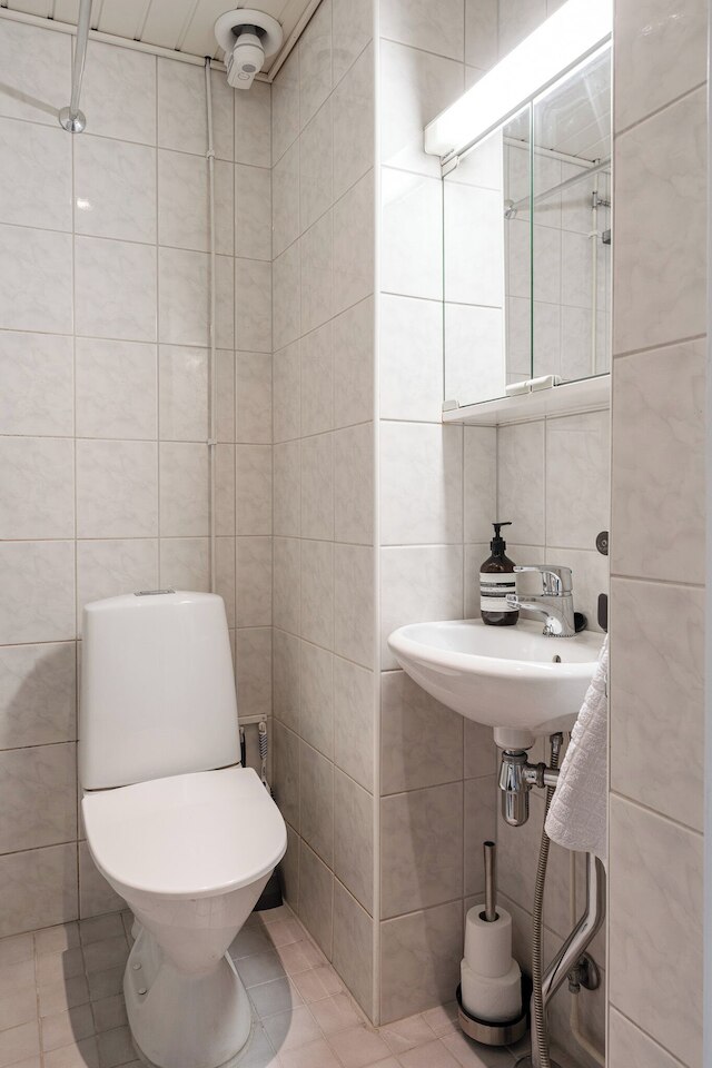 ラブリー 1 ベッドルーム アパートメント イン カーム ネイバーフッド