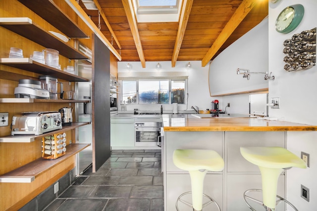 マルホランド ビュー - ミッドセンチュリー モダン エスケープ ウィズ インフィニティ プール