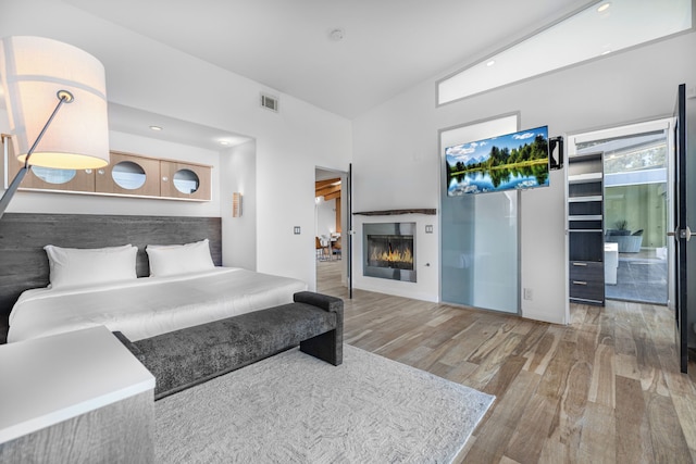 マルホランド ビュー - ミッドセンチュリー モダン エスケープ ウィズ インフィニティ プール