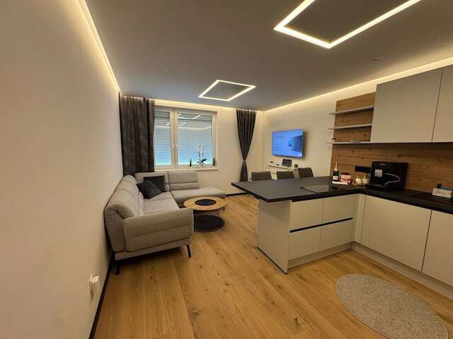 スタイリッシュ アパートメント ニア ベルヴェデーレ 15 ミン トゥ センター