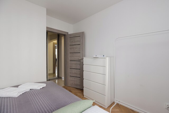 ショートステイポーランド トヴァルダ B35