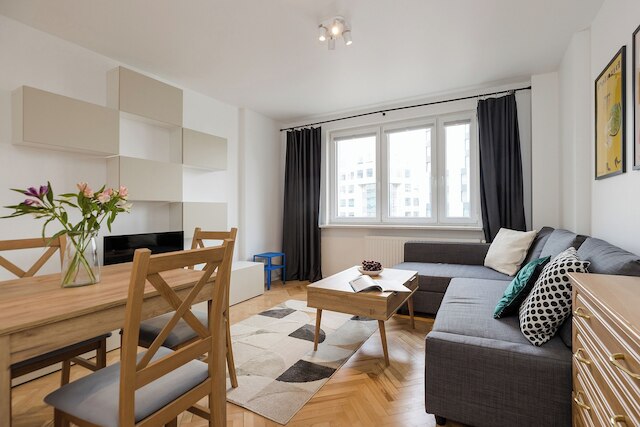 ショートステイポーランド トヴァルダ B35