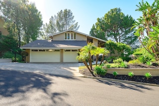 スペーシャス リトリート ウィズ シーニック マウンテン ビューズ