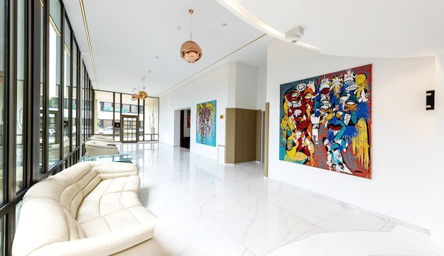 トレジャリー ホテル