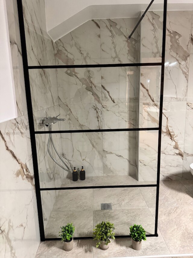 アテニアン ステイ 606 アパートメント