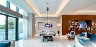 ポッシュ 2 ベッドルーム イン アドレス オペラ モール アクセス