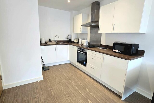 サルフォード セレニティ アパートメント