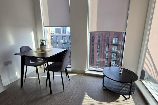 サルフォード セレニティ アパートメント