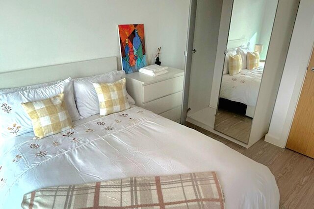 サルフォード セレニティ アパートメント