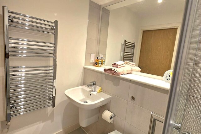 サルフォード セレニティ アパートメント