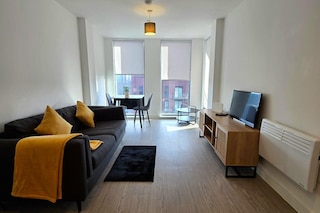 サルフォード セレニティ アパートメント