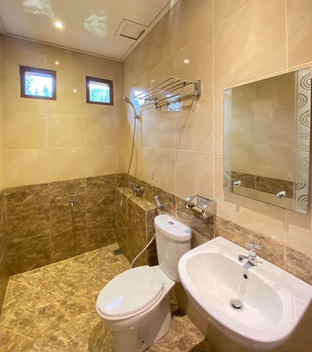 ピラトゥス オテル バンドン