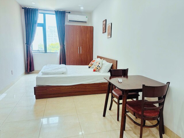 ルイ オティス アパートメント