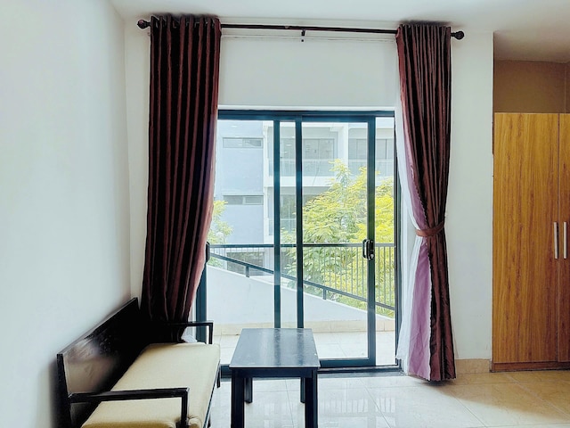 ルイ オティス アパートメント