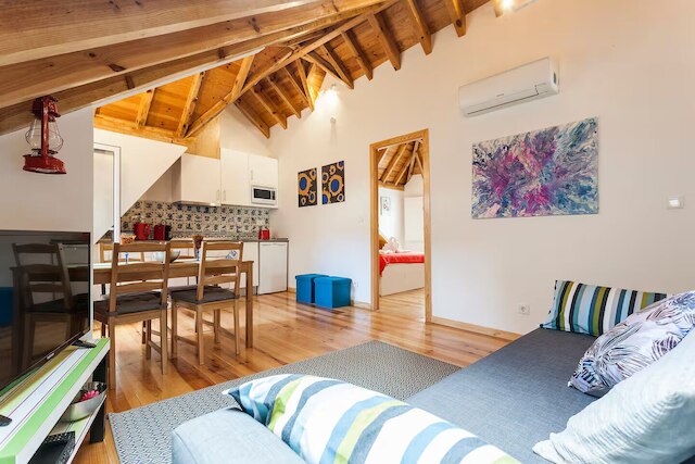 ウッデン トップ ウィズ テラス