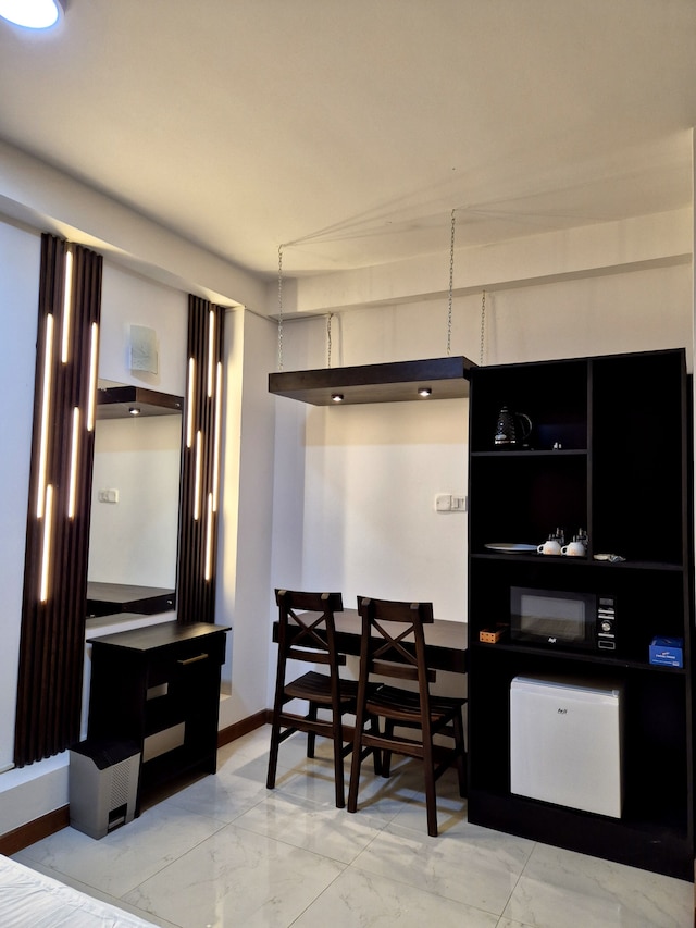 シロ アパートメンツ