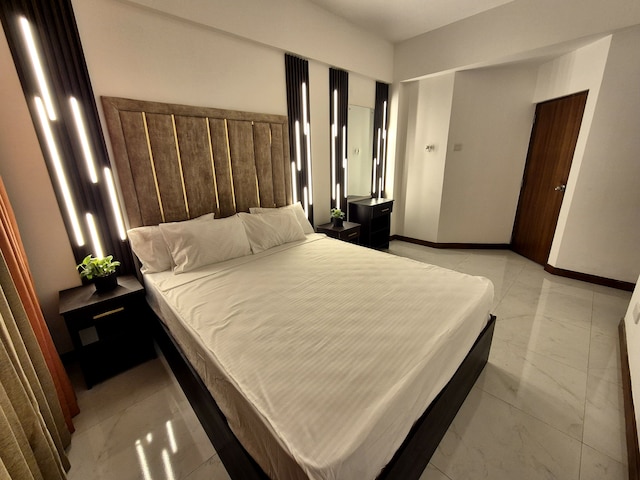 シロ アパートメンツ