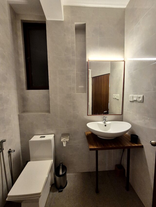 シロ アパートメンツ