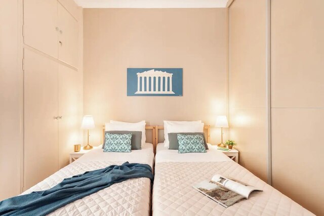 スタイリッシュ アパート ステップス フロム アクロポリス by GHH