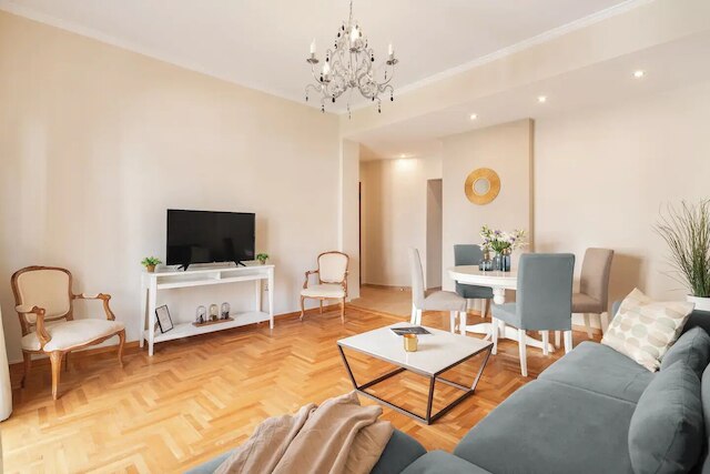 スタイリッシュ アパート ステップス フロム アクロポリス by GHH