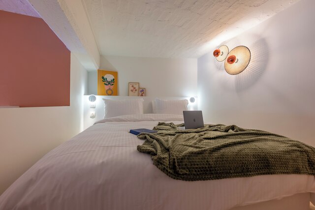 アテニアンネスト