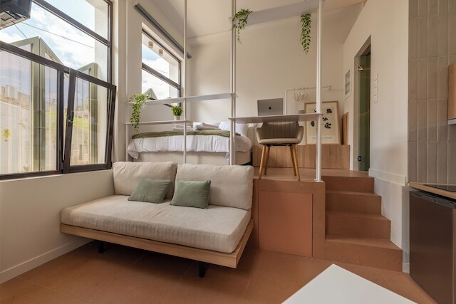 アテニアンネスト