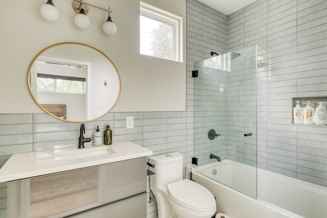 プライベート プール、ファイアピット、パティオ ステップス トゥ イースト オースティン ダイニング、ミュージック、アート、ミュラルズ