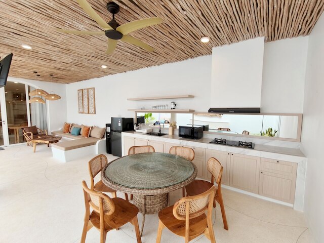 ヴィラ キラ ウルワツ