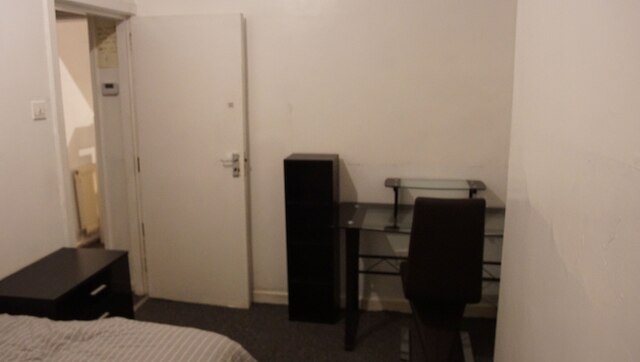 スリープス 8 - ファミリーフレンドリー - フリーパーキング - 10 ミニッツ トゥ エティハド