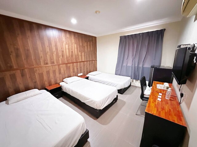 ホテル O タシク ウタマ