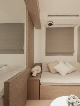 Shanghai Hills & Gefii Fifty Shades of Grey close to Jing'an Temple