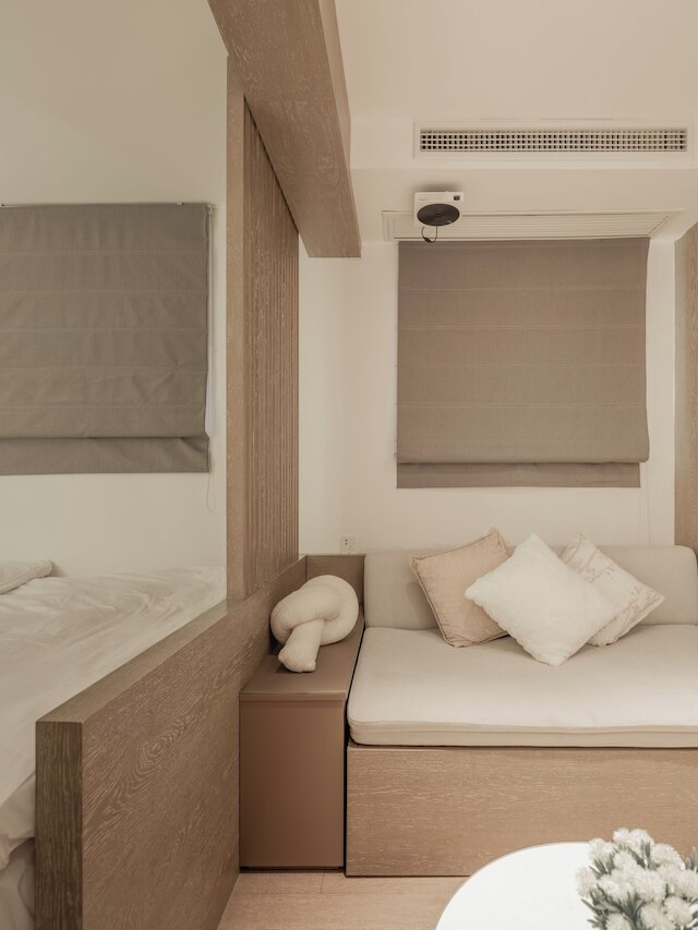 Shanghai Hills & Gefii Fifty Shades of Grey close to Jing'an Temple