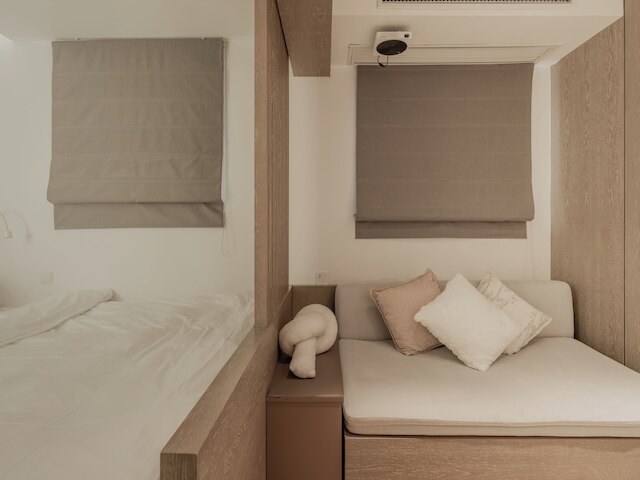 Shanghai Hills & Gefii Fifty Shades of Grey close to Jing'an Temple