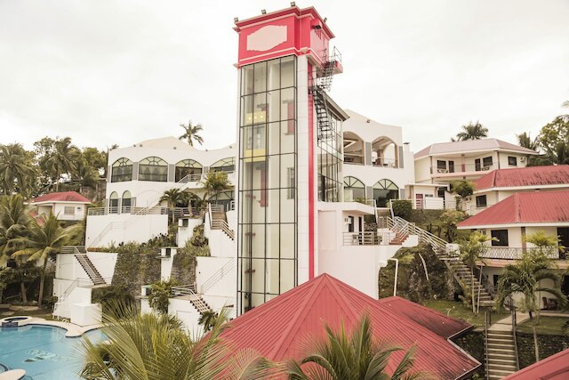 ボホール プラザ マウンテン リゾート アンド レストラン