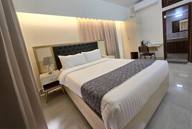 ロイヤル リージェント スイーツ ダッカ