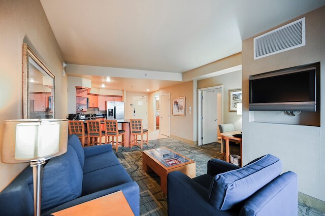 ストリップビュー スイーツ アット プラチナム